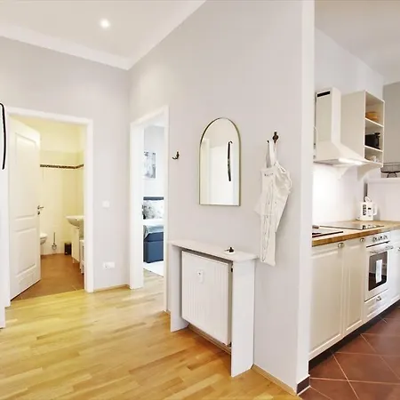 Petit Paris Апартаменты *