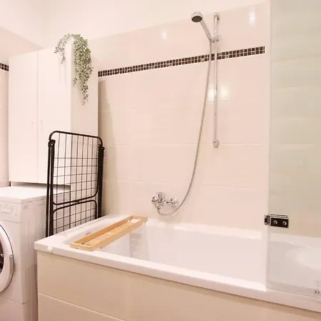 Апартаменты Petit Paris *